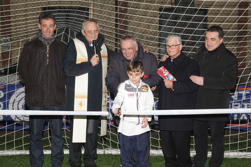 Si inaugura ufficialmente il nuovo campo di calcio con la benedizione del Vescovo Zuppi 1